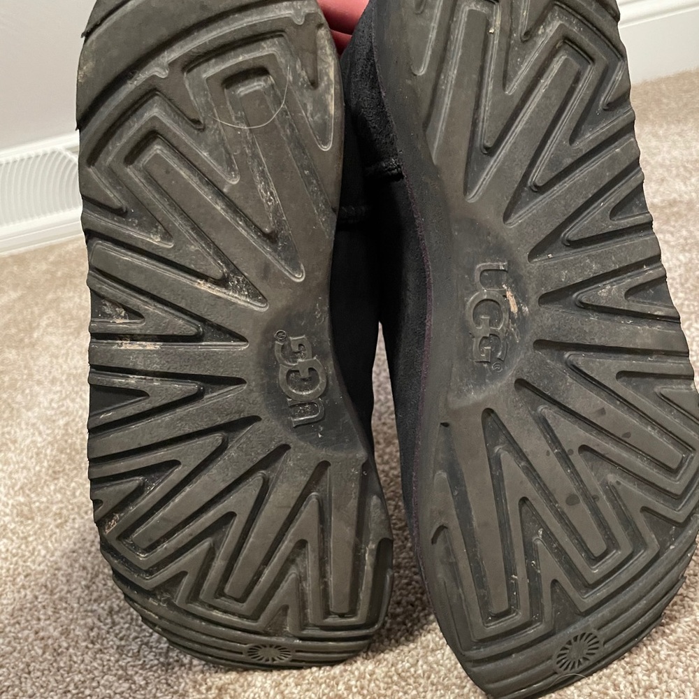 Ugg Short Boot - Picture 5 of 5